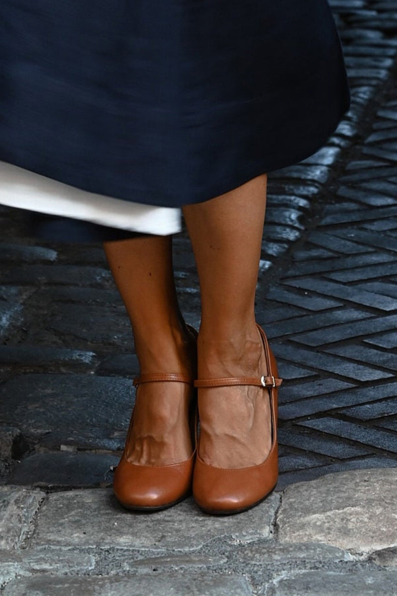 Everly & Rose™ | Elegant sandals with straps and compact heel, perfect for any occasion