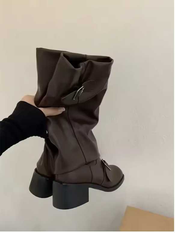 Lebara – Women's Boots in Black Leather with Platform and Elegant Straps