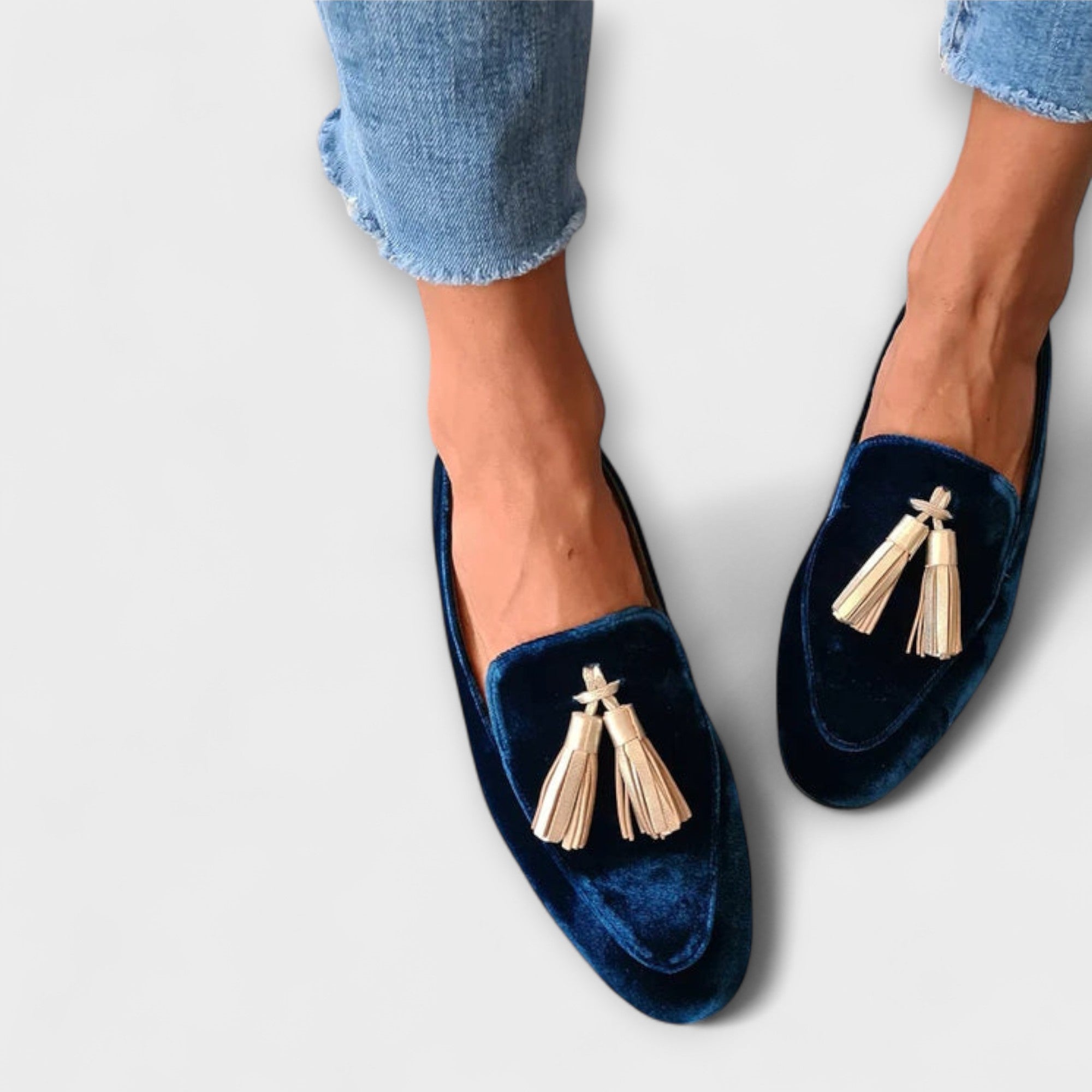 Everly & Rose – Elegant Vintage Loafers with Fringe Details for a Unique Style