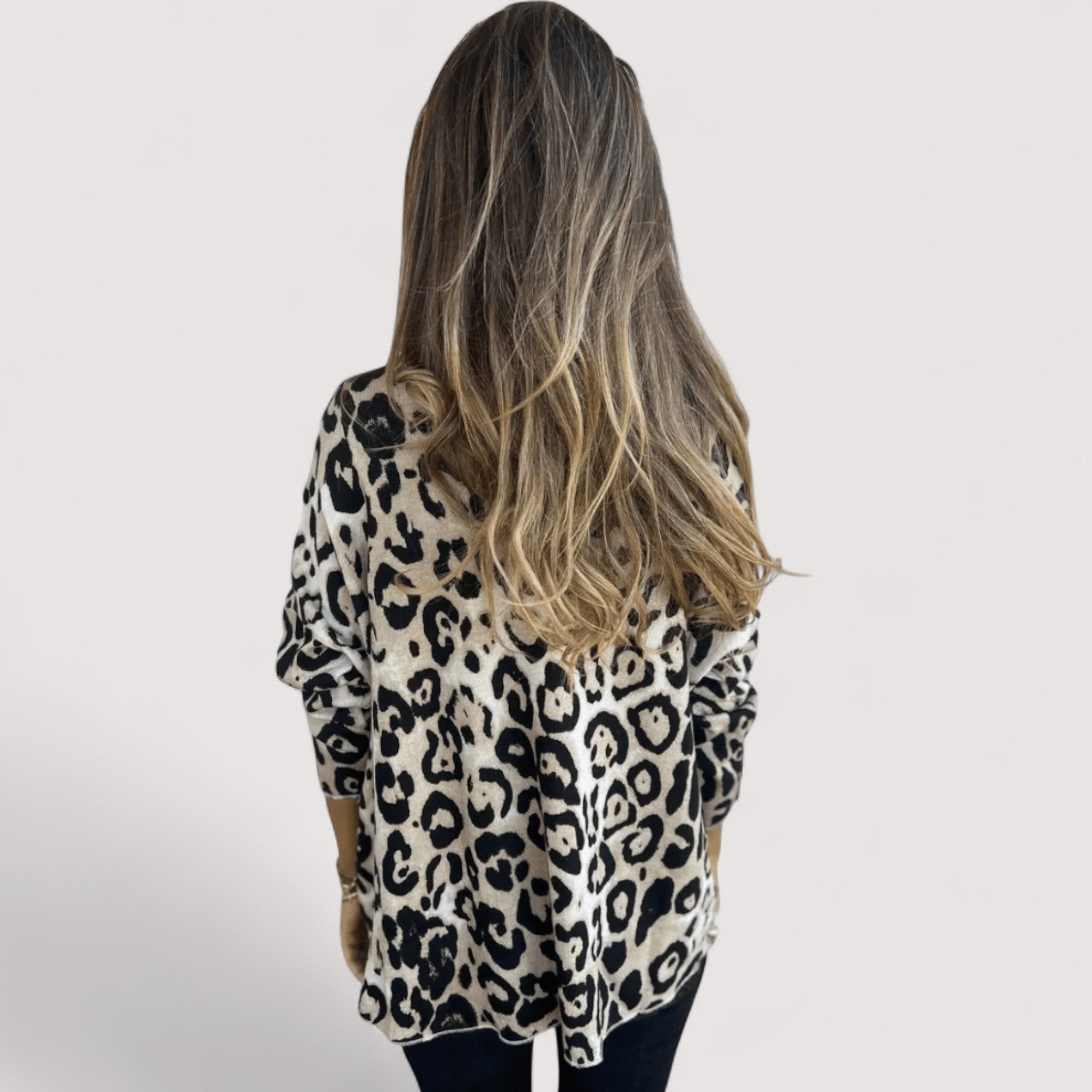 Astrid™ | Lightweight Leopard Print Top