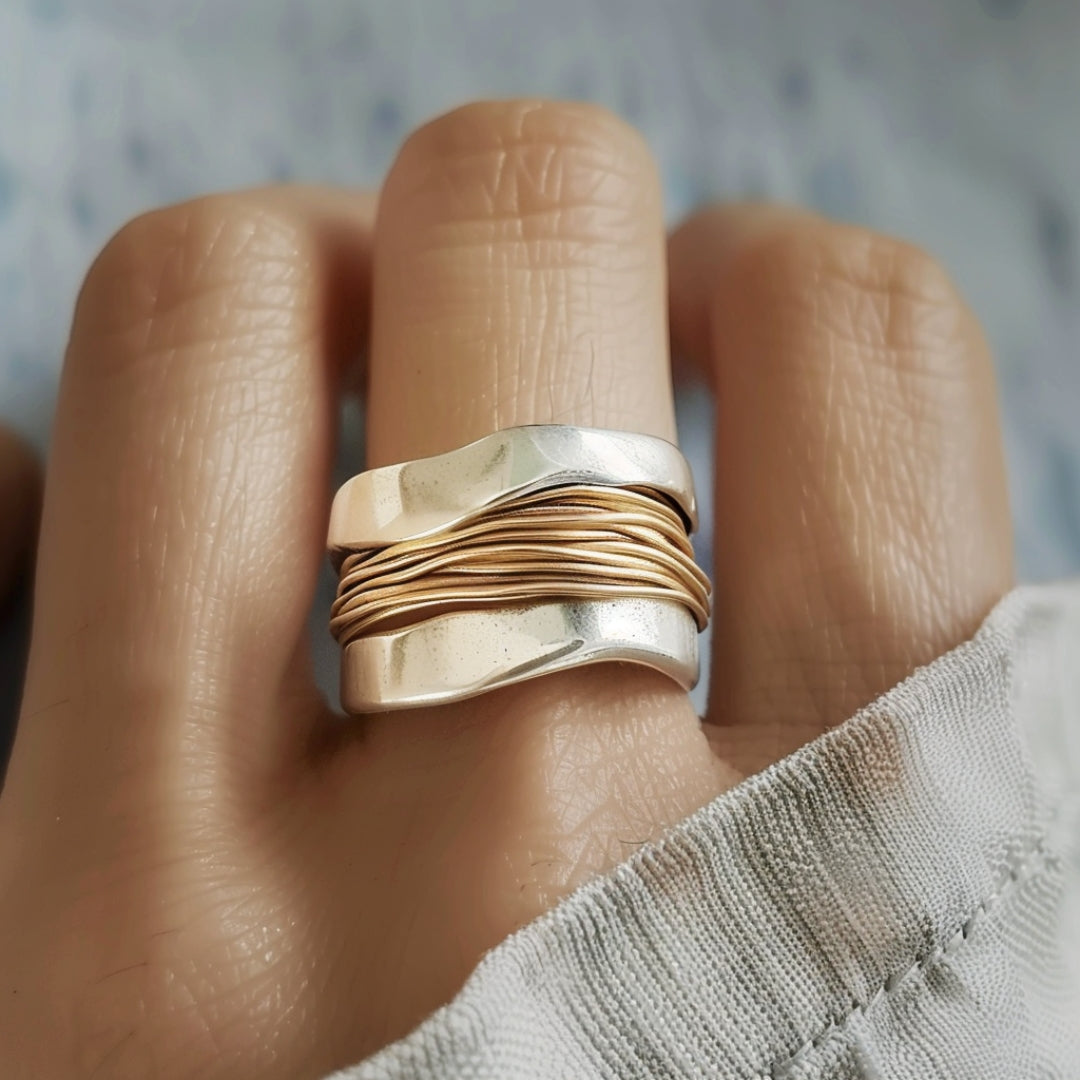 Lillian™ | Silver Golden Threads Ring