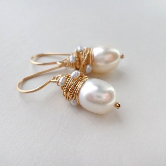 Emery™ | Vintage Pearl Golden Threads Earrings